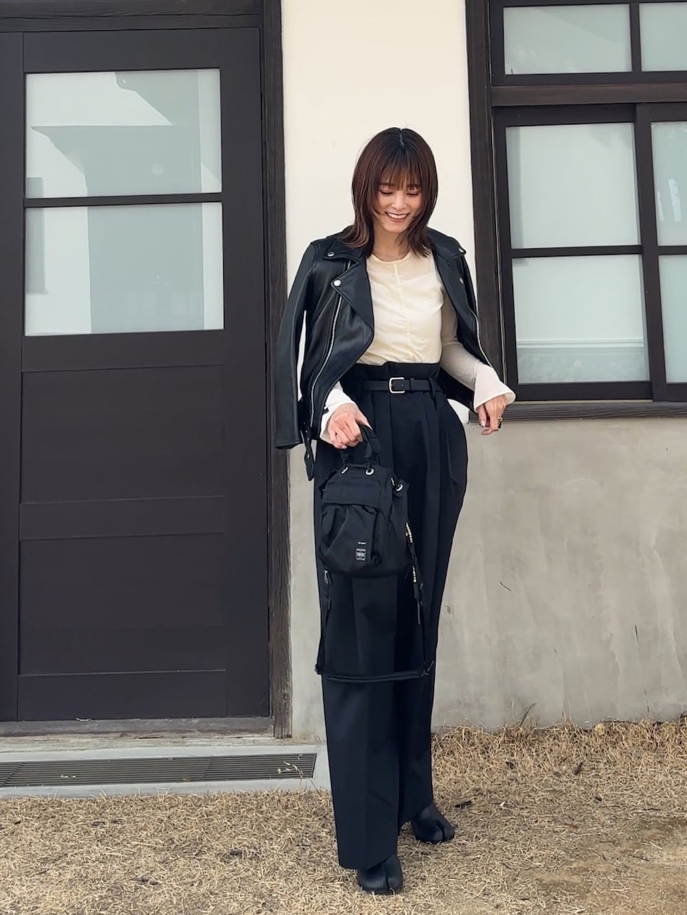 「春服デビュー宣言、beautiful people、GU、GU✖︎beautiful people、153cmコーデ、yunco_de、低身長コーデ」｜「beautiful peopleの【beautiful people】ヴィンテージレザー ライダースジャケット WOMEN（ライダースジャケット、ブラック系）」を使った、yunさん（レディース・153cm）の春コーディネートの2枚目の写真