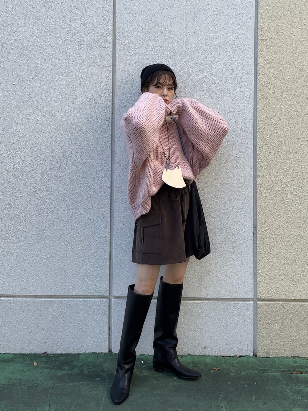 「WEARハロウィン2022、yunco_de、秋冬コーデ、GRL、ボリューム袖、低身長コーデ、153cm」｜「DHOLICのコーデュロイショートパンツ（スラックス、ブラウン系）」を使った、yunさん（レディース・153cm）の秋コーディネートの5枚目の写真