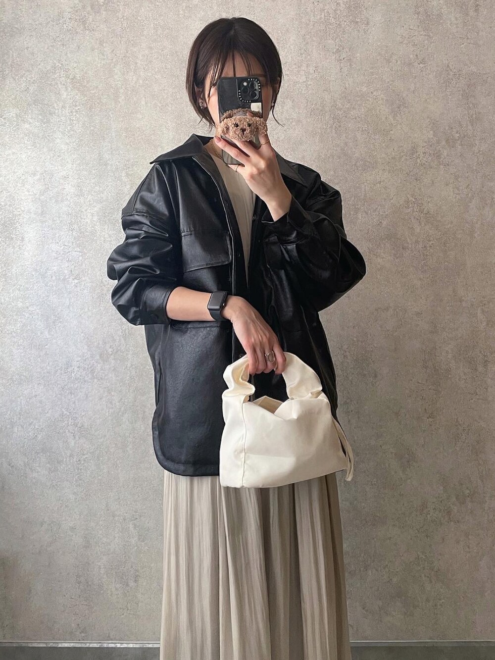「オトナカジュアル、春、オトナ女子、フェイクレザー、meets、yunくろ、yunco_de、yunclo、GRL」｜「GRLのストレッチスクエアトゥショートブーツ（ブーツ、ブラック系）」を使った、yunさん（レディース・153cm）の冬コーディネートの2枚目の写真