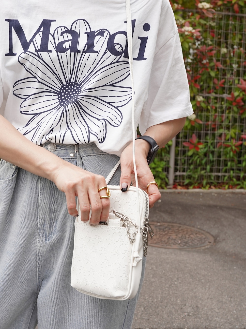 「お出かけコーデ日記、GYDA、ショルダーバッグ、PR、153cm、Mardi Mercredi、マルディメクルディ、yunco_de」｜「GYDAの【WEB限定商品】GYDA(ジェイダ) : パスコインケース付きマルチミニショルダー / スマホショルダー / ミニポシェット GY-B035（ショルダーバッグ、ホワイト系）」を使った、yunさん（レディース・153cm）の春コーディネートの4枚目の写真