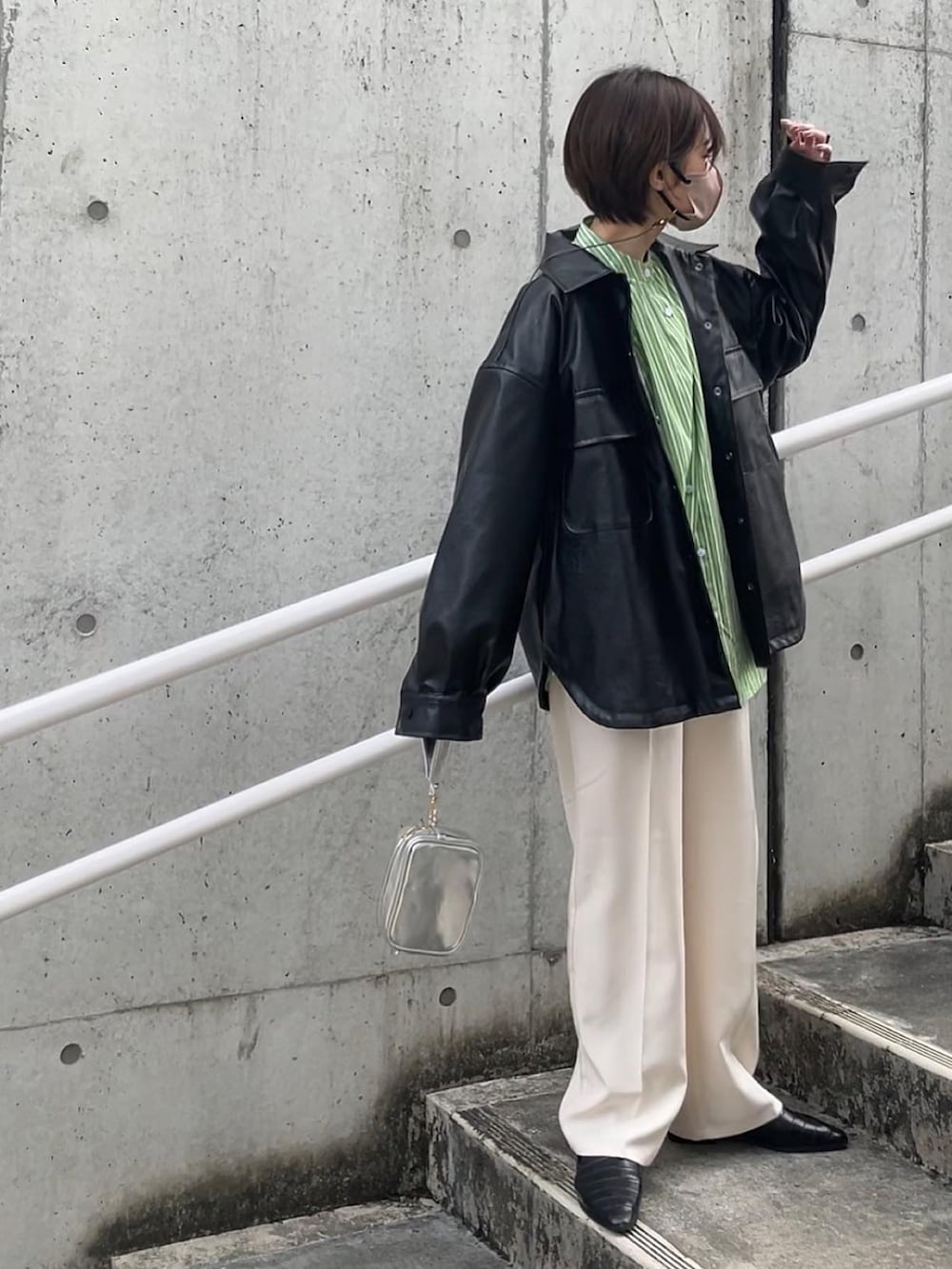 「今日のコスメと服、春カラー、ストライプ、大人女子、ゆみーつ、yunco_de、meets、フェイクレザージャケット」｜「meetsのアイテム（ジャケット/アウター、ブラック系）」を使った、yunさん（レディース・153cm）の冬コーディネートの3枚目の写真