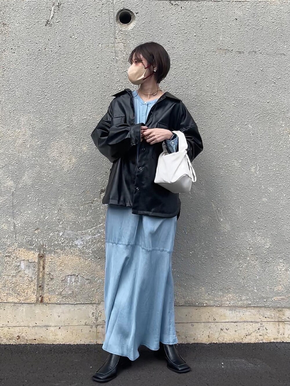 「カジュアルコーデ、春服、デニムワンピース、FbyROSSO、ゆみーつ、yunくろ、yunco_de、yunclo、低身長コーデ、153cmコーデ」｜「F by ROSSOのF by ROSSO　シャンブレーデニムフレアワンピース（ワンピース、ブルー系）」を使った、yunさん（レディース・153cm）の冬コーディネートの2枚目の写真
