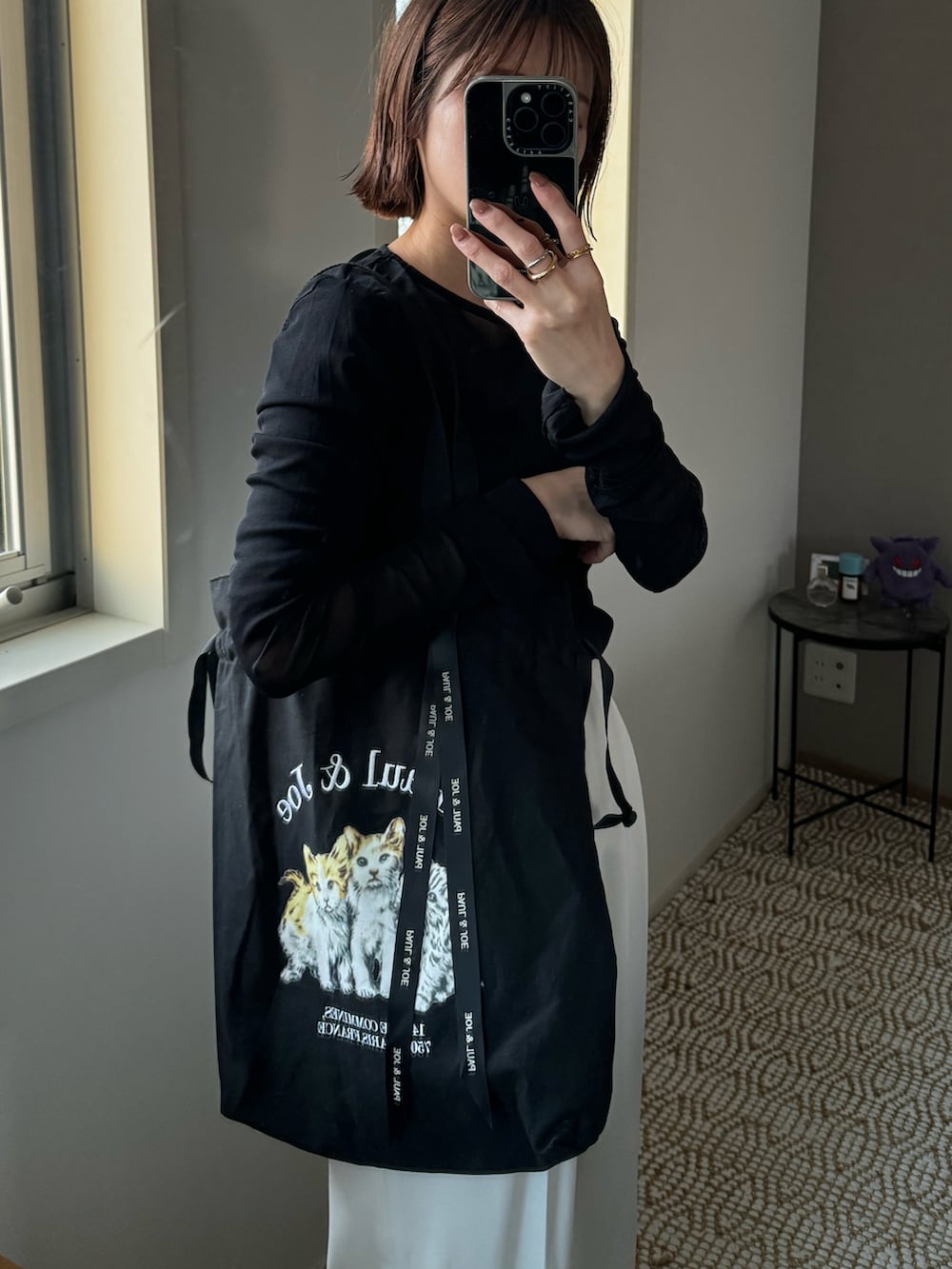 「春のおしゃ見えテクニック、春ファッション、ELGAES、PR、巾着バッグ、おでかけコーデ」｜「PAUL & JOE ACCESSOIRESのキャンバス巾着トート ＜スリーキャッツ＞/PAUL & JOE ACCESSOIRES（トートバッグ、ブラック系）」を使った、yunさん（レディース・153cm）の春コーディネートの5枚目の写真