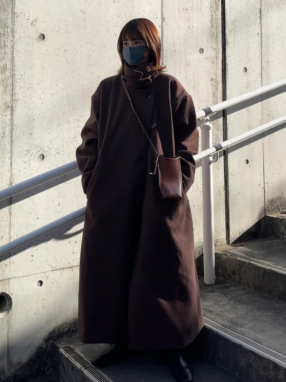 「ラクチンコーデ、低身長、153cm、大人カジュアル、yunco_de、お洒落さんとつながりたい」｜「BEARDSLEYのギャザーワンピース：オールシーズンアイテム（ワンピース、ブルー系）」を使った、yunさん（レディース・153cm）の冬コーディネートの4枚目の写真