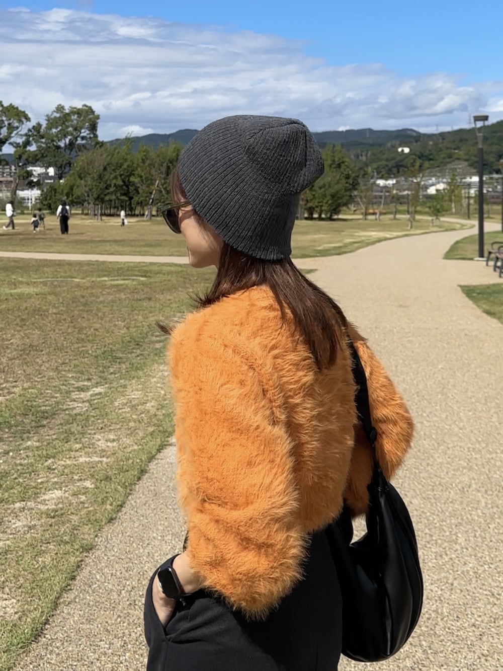 「秋服準備はじめました、フェザーニット、ビーニー、パンツスタイル、GU、153cm、低身長コーデ、adidas、UNIQLO、PR」｜「SENSE OF PLACE by URBAN RESEARCHの『堀田真由さん着用』クルーネックフェザーセーター（ニット/セーター、オレンジ系）」を使った、yunさん（レディース・153cm）の秋コーディネートの4枚目の写真