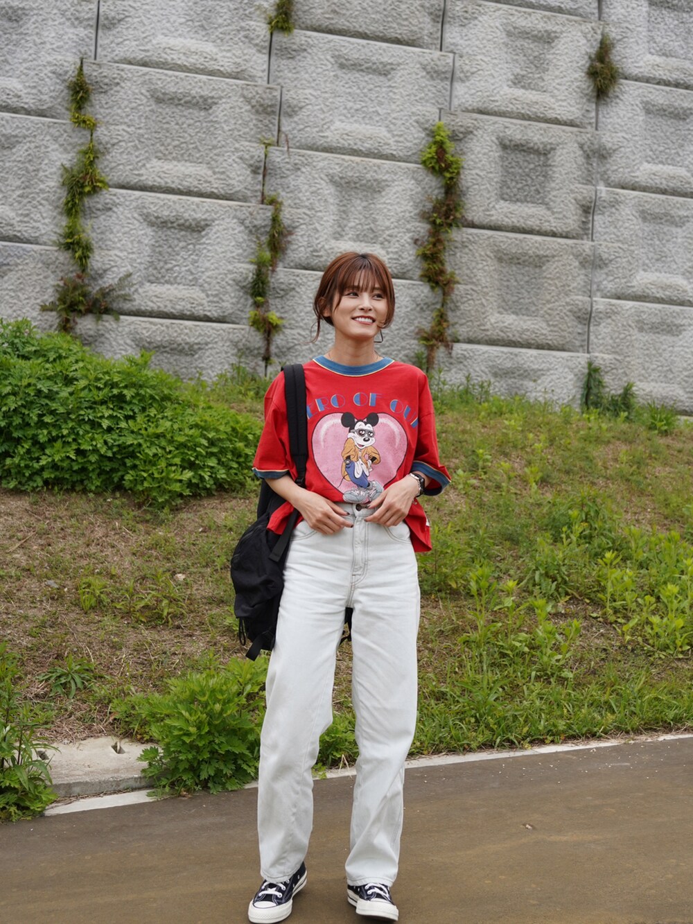 「春コーデ、オトナ女子、153cm、低身長、yunco_de、UNIQLO、バックパック」｜「Disney SERIES CREATED by MOUSSYのMD HERO W RINGER Tシャツ（Tシャツ/カットソー、レッド系）」を使った、yunさん（レディース・153cm）の春コーディネートの4枚目の写真