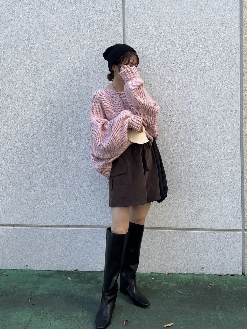 「WEARハロウィン2022、yunco_de、秋冬コーデ、GRL、ボリューム袖、低身長コーデ、153cm」｜「DHOLICのコーデュロイショートパンツ（スラックス、ブラウン系）」を使った、yunさん（レディース・153cm）の秋コーディネートの4枚目の写真