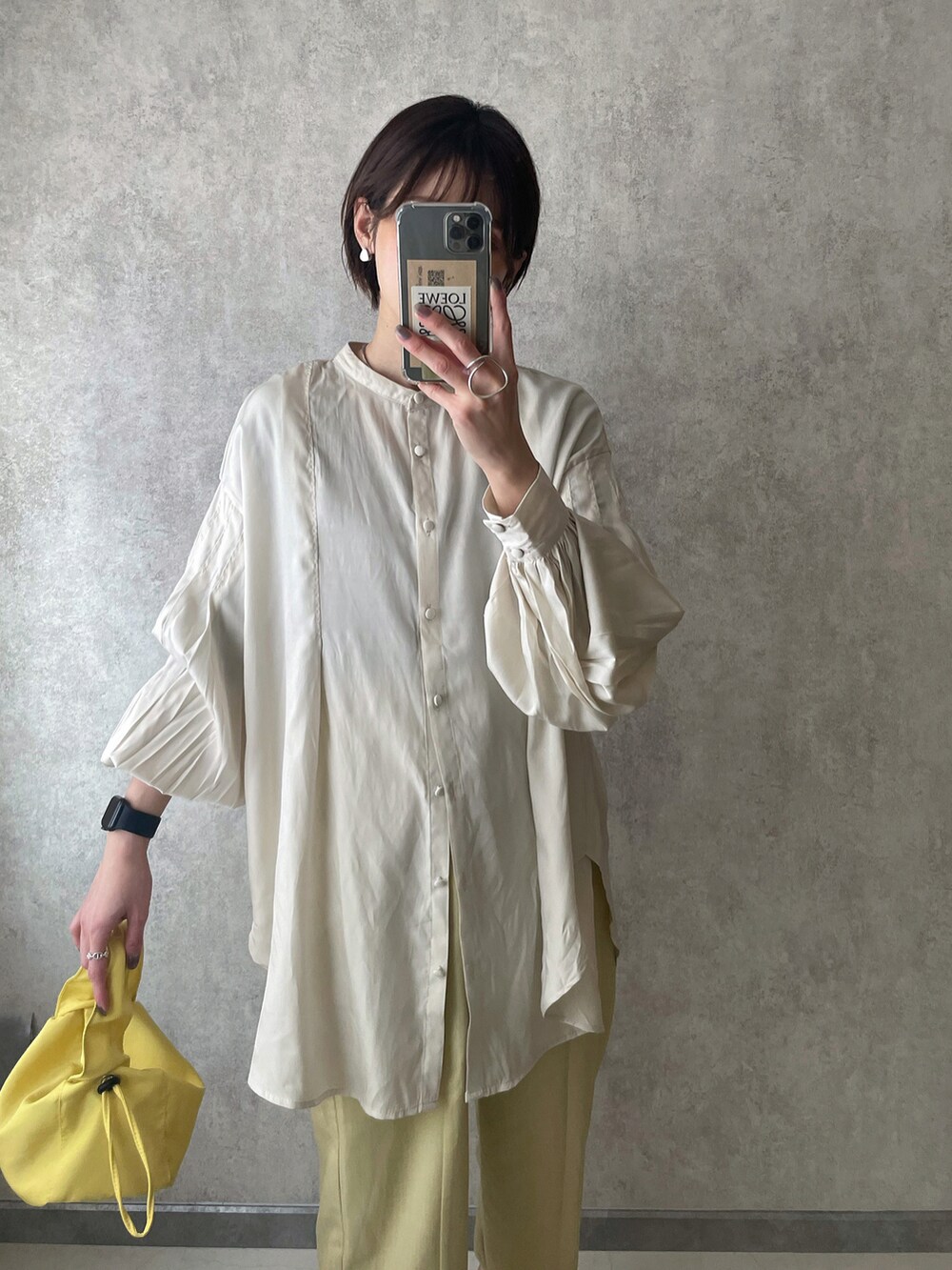 「春コーデ、カラーパンツ、Re:EDITbyyun、GRL、yunくろ、yunco_de、yunclo」｜「GRLのバックタックデザインオーバーサイズシャツ（シャツ/ブラウス、ベージュ系）」を使った、yunさん（レディース・153cm）の春コーディネートの2枚目の写真