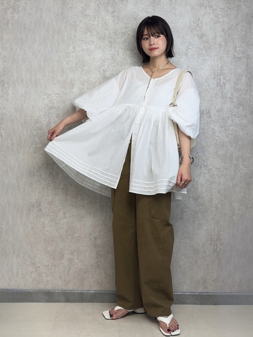 「PR、オペークドットクリップ、バルーンスリーブ、153cm、yunco_de」｜「OPAQUE.CLIPの前後2way バルーン袖チュニック（チュニック、ホワイト系）」を使った、yunさん（レディース・153cm）の夏コーディネートの2枚目の写真