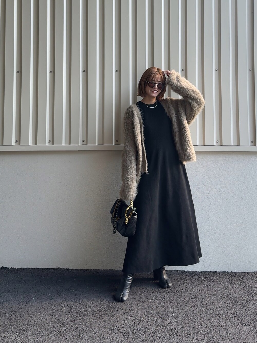 「ファッションを楽しもう、お出かけコーデ、大人女子、PR、yunco_de、153cm、低身長コーデ」｜「titivateのﾌﾚｱｽﾘｰﾌﾞﾆｯﾄﾜﾝﾋﾟｰｽ（ワンピース、ブラック系）」を使った、yunさん（レディース・153cm）の秋コーディネートの2枚目の写真