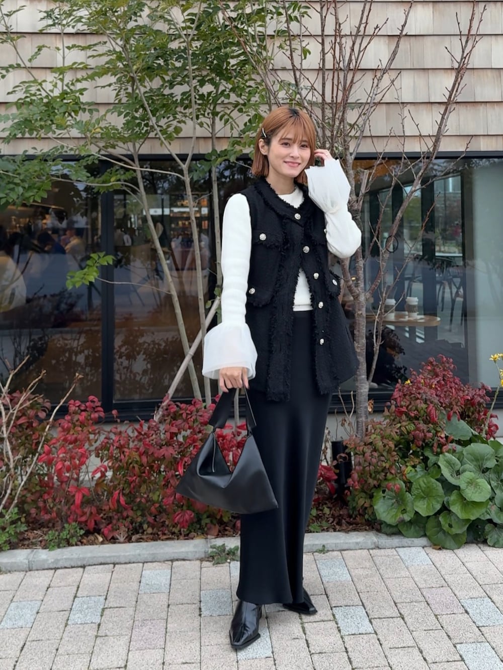 「休日スタイル、大人カジュアル、参観日コーデ、卒業式コーデ、入学式コーデ、オケージョンスタイル」｜「Re:EDITの[2024SS PRE ORDER]チュールカフスリブニットトップス（ニット/セーター、ホワイト系）」を使った、yunさん（レディース・153cm）の冬コーディネートの2枚目の写真
