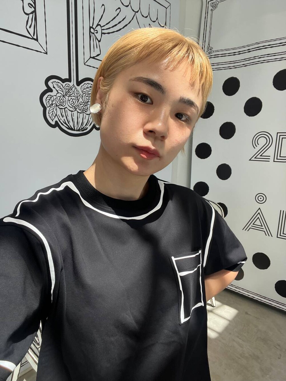 「着痩せ・細見え、個性派、韓国系、ブランドミックス、ユニセックス、ストリート、ALAND、Tシャツ、トートバッグ、エコバッグ、ショルダーバッグ」｜「3.3 Field Trip の3.3 Field Trip／ナイロンBAG（ショルダーバッグ、ブラック系）」を使った、みょん／ALAND STAFFさん（レディース・164cm）の夏コーディネートの6枚目の写真
