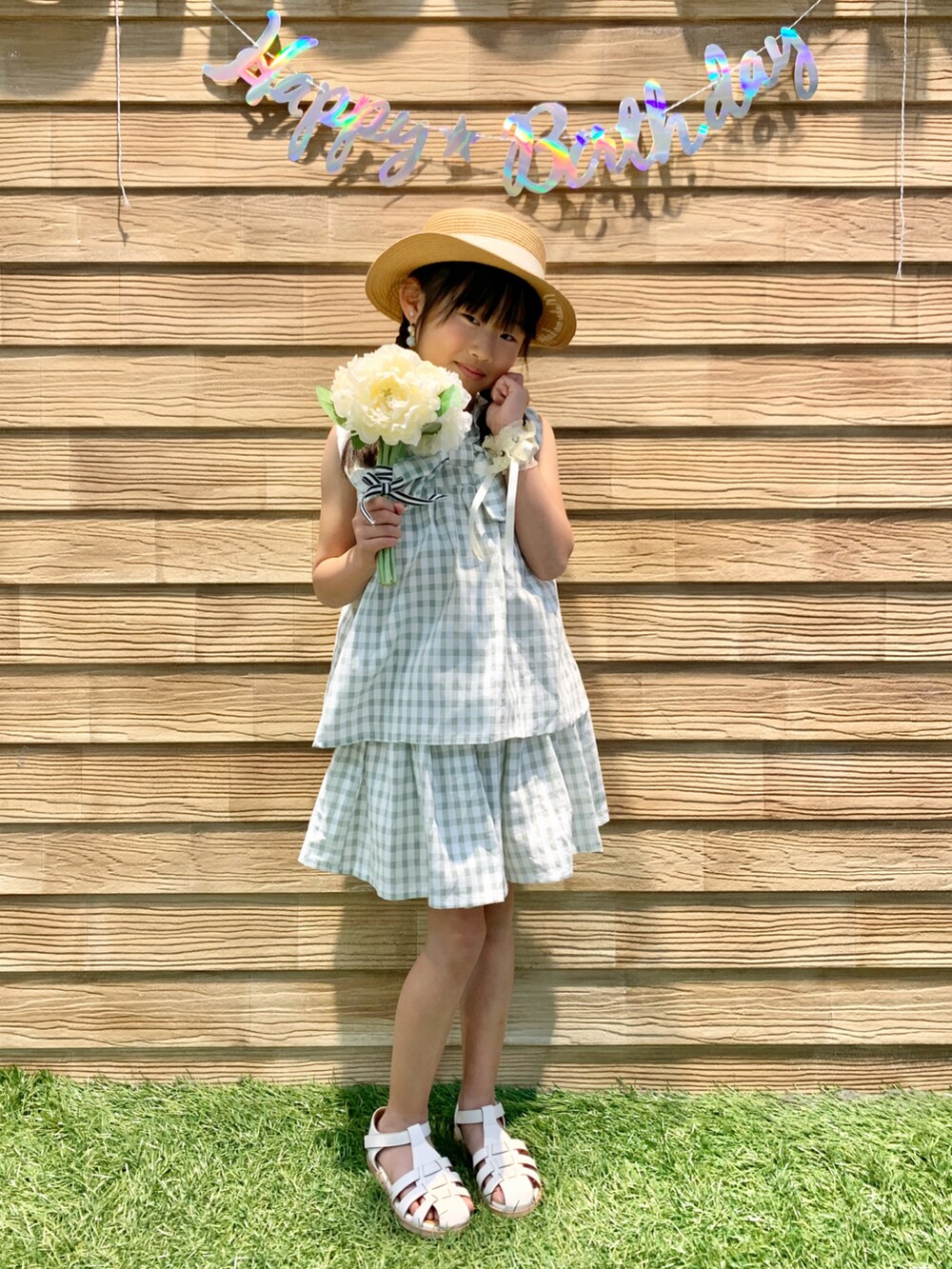 グリーン系のセットアップ、グリーン系のラッピングキット、グリーン系のラッピングキットを着用したキッズの春コーディネートの2枚目の写真