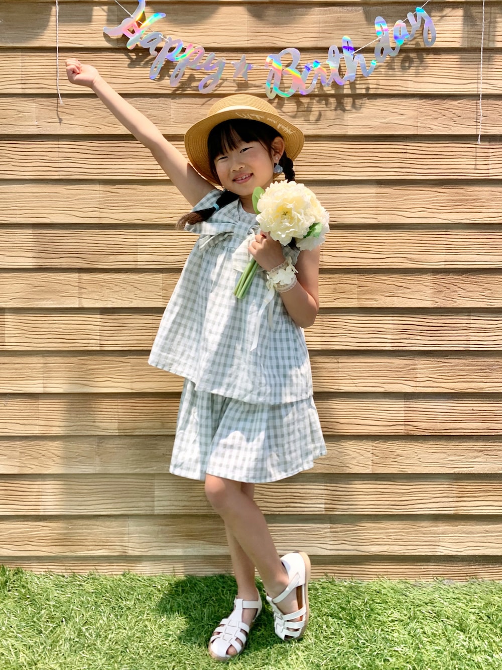 グリーン系のセットアップ、グリーン系のラッピングキット、グリーン系のラッピングキットを着用したキッズの春コーディネートの5枚目の写真