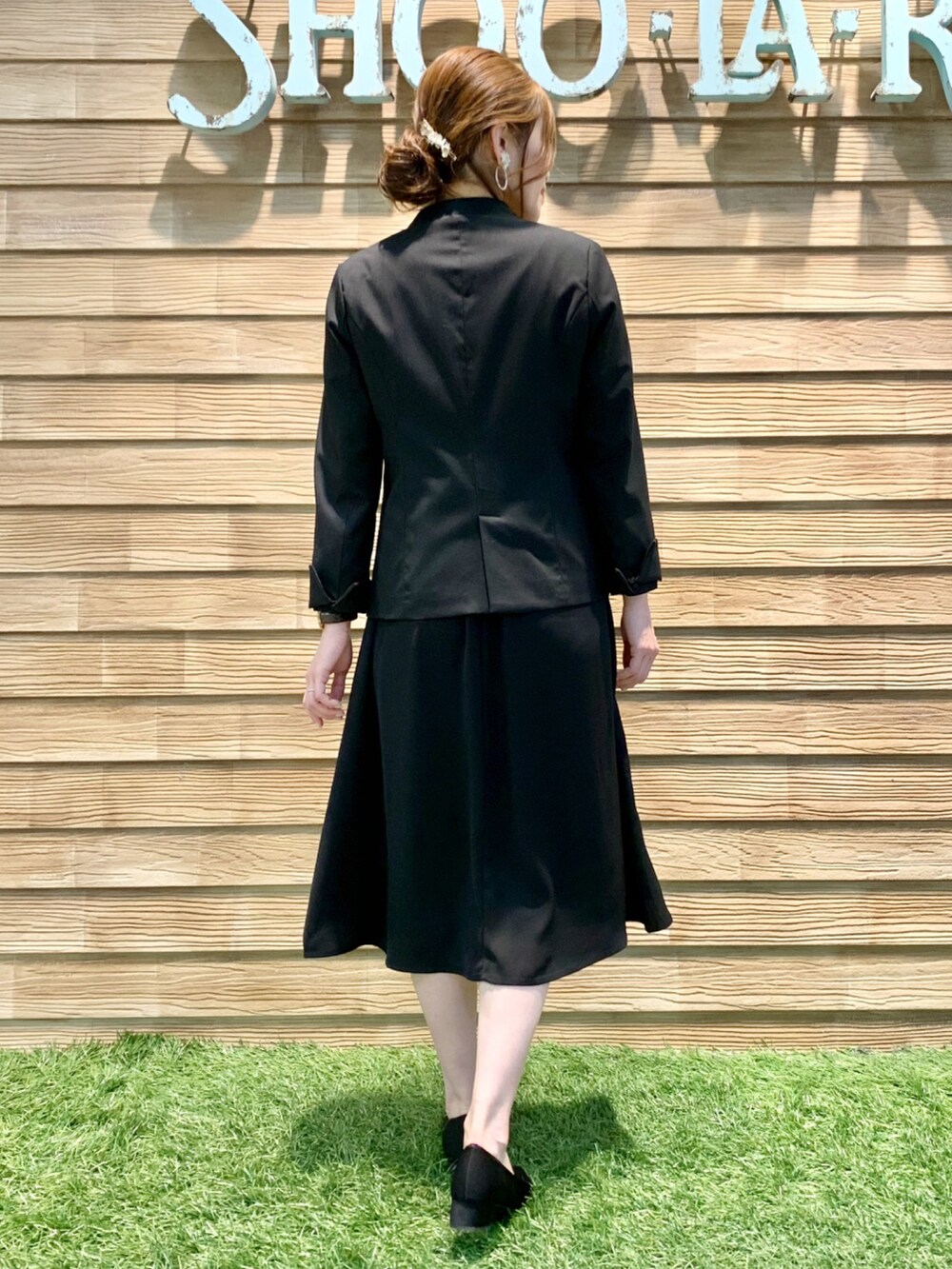 「シューラルー、ドレスキップ、フォーマル、セットアップ、モノトーン、入学式、卒業式、七五三、通勤コーデ、ジャケット、ワンピース、STOP 誹謗中傷、WEARは皆の拠り所、笑顔の輪を繋ごう、繋ごう素敵な心の声を」|「DRESKIPの【S-3L】洗えるキャリーマンVノーカラージャケット(ノーカラージャケット、ブラック系)」を使った、E r i さん(レディース・162cm)の冬コーディネートの4枚目の写真