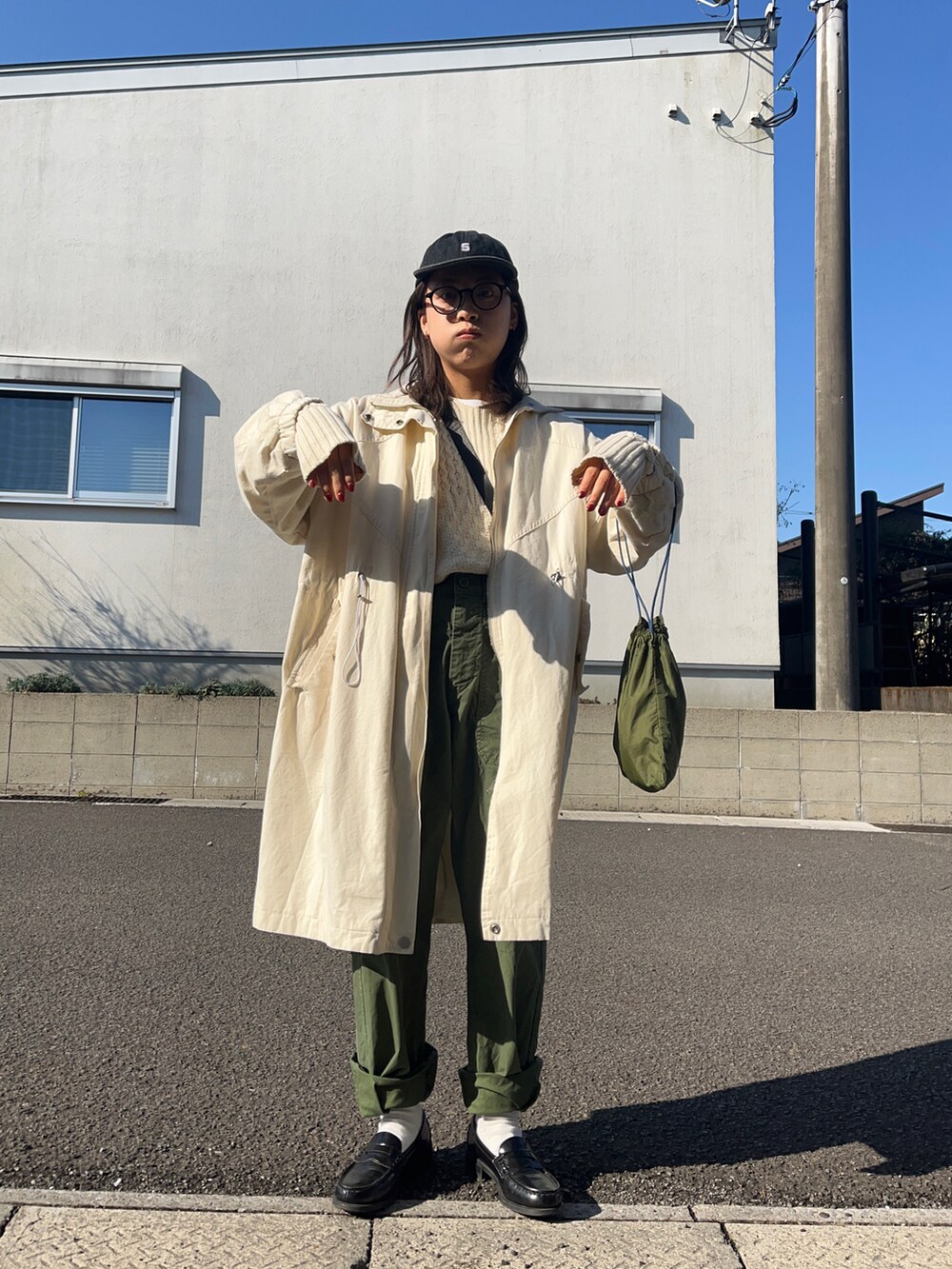 「カジュアルコーデ、休日コーデ、ootd、モッズコート、低身長、UNIQLO、selectmoca、古着MIX、お洒落さんとつながりたい、AMERICAN HOLIC、着回しコーデ」｜「select MOCAのアイテム（ジャケット/アウター、ベージュ系）」を使った、　アヤナさん（レディース・155cm）の冬コーディネートの2枚目の写真
