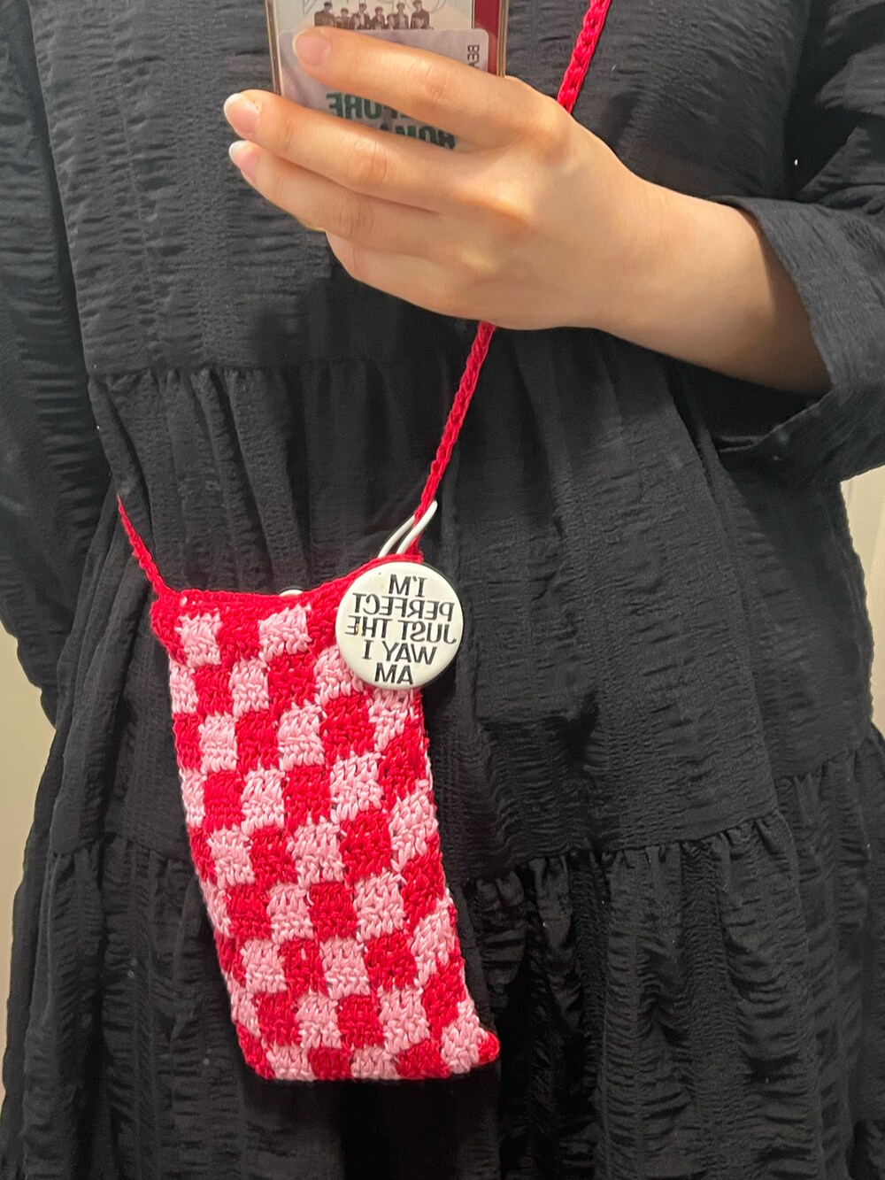 「今日のコーデ、休日コーデ、春コーデ、カラー×コーデ、ごきげんウィーク、カジュアルコーデ、ショルダーバッグ、春、低身長女子、お洒落さんとつながりたい、古着、ZARA、ワンピース、ootd、handmade」｜「ZARAのアイテム（ワンピース、ブラック系）」を使った、　アヤナさん（レディース・155cm）の春コーディネートの2枚目の写真