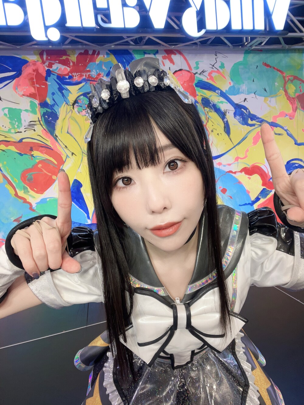 ブルー系のワンピース、ブルー系のソックス/靴下、その他のその他を着用したレディースの秋コーディネートの2枚目の写真