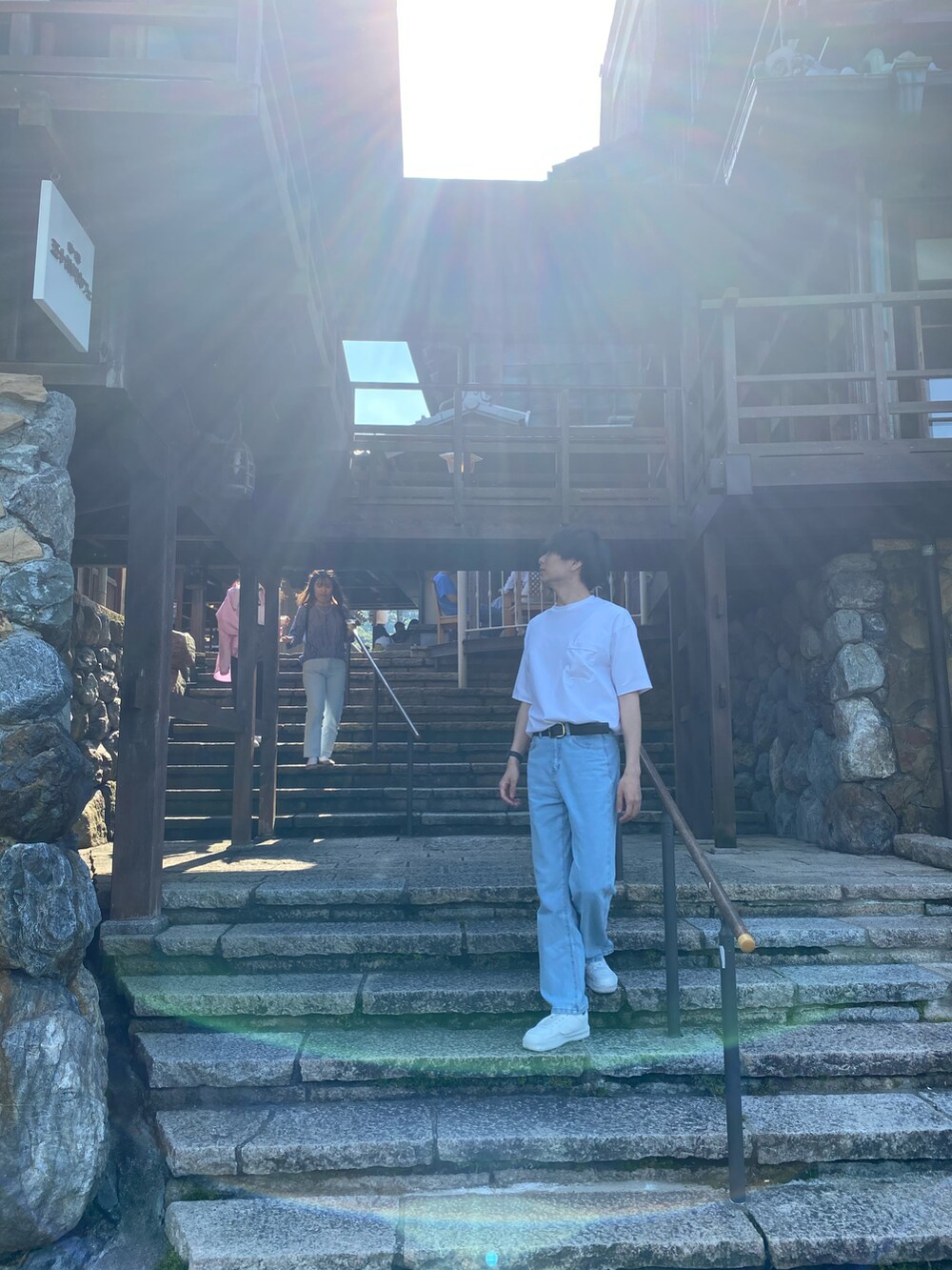 「伊勢神宮」｜「PLSTのアイテム（Tシャツ/カットソー、ホワイト系）」を使った、Hayato Sakanoueさん（メンズ・180cm）の夏コーディネートの2枚目の写真