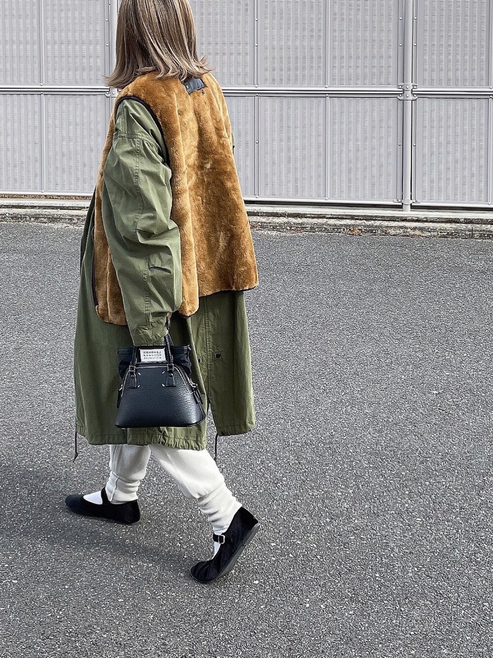 「詳細はInstagram、barbour、ジョガーパンツ、ニットパンツ、ライナー、モッズコート、M65、カンフーシューズ、重ね着、レイヤード」｜「BarbourのFUR LINER SL（その他アウター、ブラウン系）」を使った、amoriaさん（レディース・152cm）の冬コーディネートの2枚目の写真