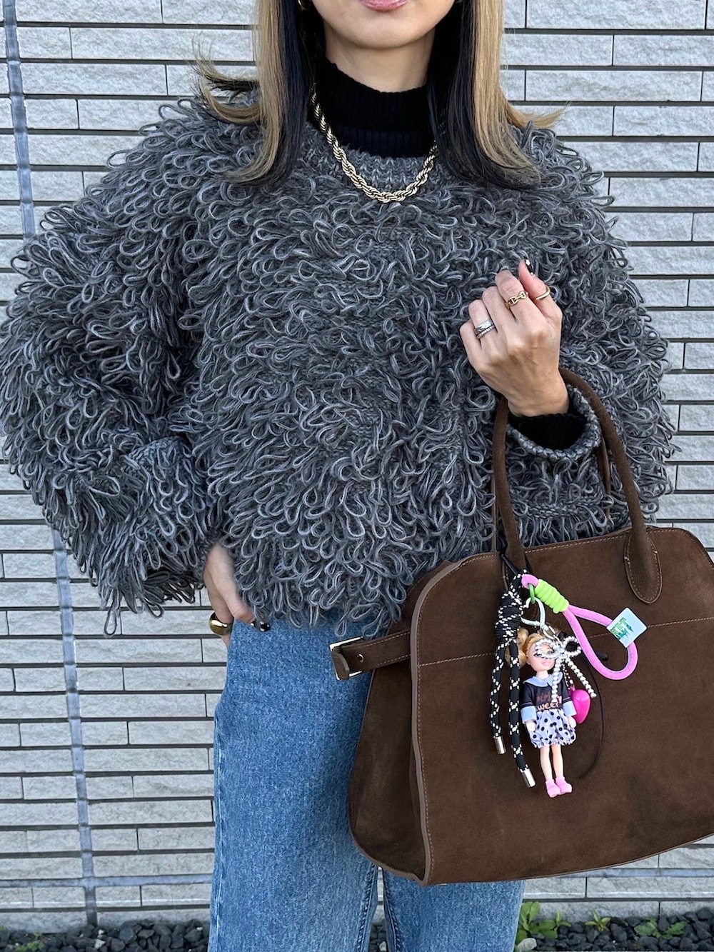 「デニムコーデ、ループカーディガン、ローファー×靴下、詳細はInstagram」｜「MOUSSYのHW CHEMICAL SLIM TAPERED（デニムパンツ、ブルー系）」を使った、amoriaさん（レディース・152cm）の冬コーディネートの2枚目の写真