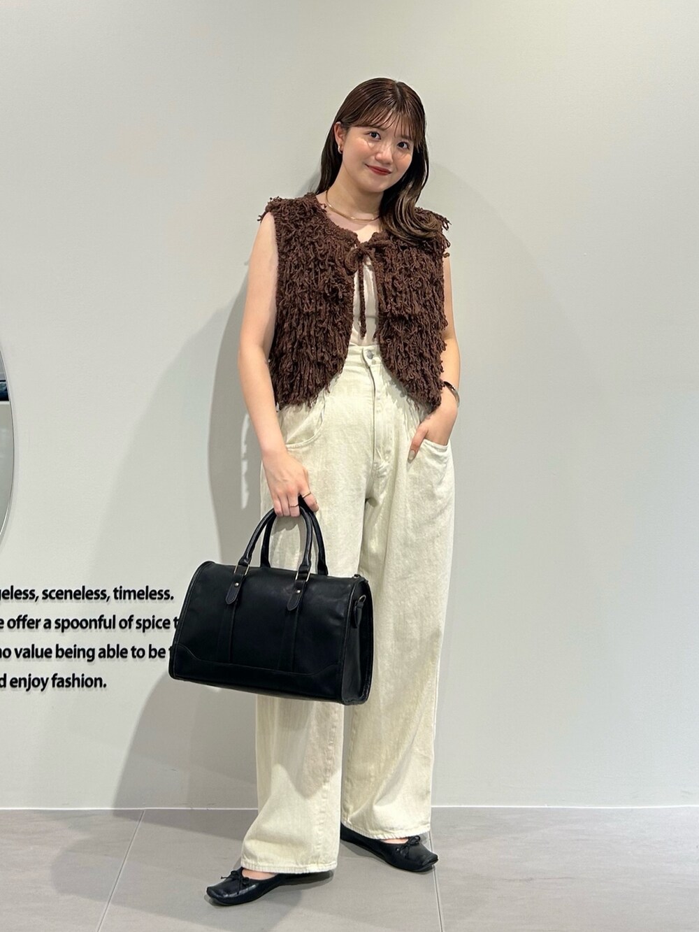 「ノースリーブ、プチプラ、お出かけコーデ、デートコーデ、テーマパークコーデ、休日スタイル、ブラウン、きれいめカジュアル、韓国ファッション、オトナカジュアル、大人カジュアル、シンプルコーデ、ニットベスト、夏コーデ、着回しコーデ」｜「SMELLYのアンギュラーバングル（バングル/リストバンド、ゴールド系）」を使った、nanakaさん（骨格ストレート・レディース・155cm）の夏コーディネートの6枚目の写真
