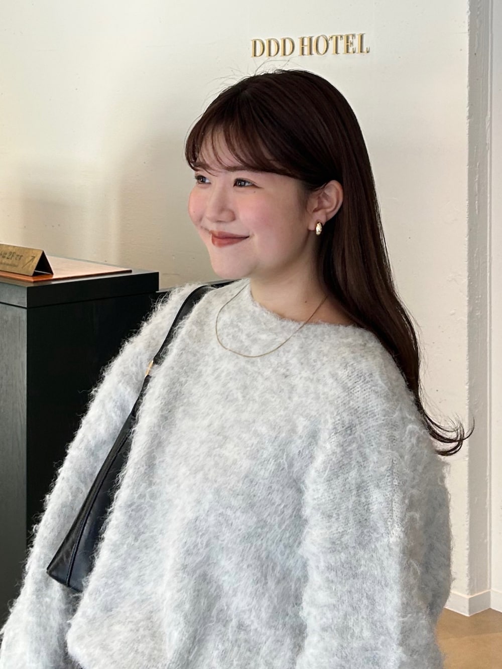 「ファッションを楽しもう、今日のコスメと服、モノトーン、ビッグシルエット、お出かけコーデ、プチプラ、きれいめカジュアル、冬コーデ、秋冬コーデ、休日スタイル、WEARyouthコーデ、チェック、ロングスカート、ニット、タイトスカート」|「Edit Sheenのサイドベルトチェックロングスカート(スカート、ブルー系)」を使った、nanakaさん(骨格ストレート・レディース・155cm)の秋コーディネートの2枚目の写真