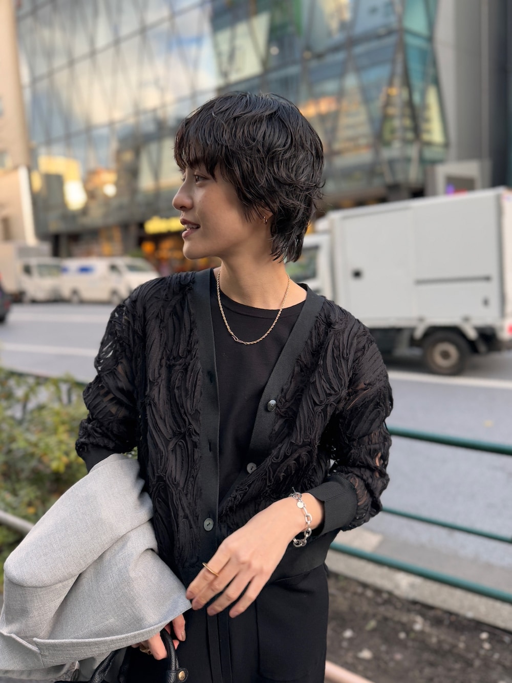 「オールインワン、オールインワンコーデ、ニットオールインワン、ジャケット、ジャケットスタイル、ジャケットコーデ、ジャケット/アウター、きれいめカジュアル」｜「Rie Millerの《セットアップ対応》《手洗い可能》細見えニットオールインワン（つなぎ/オールインワン、ブラック系）」を使った、nol megumiさん（骨格ナチュラル・レディース・161cm）の冬コーディネートの10枚目の写真