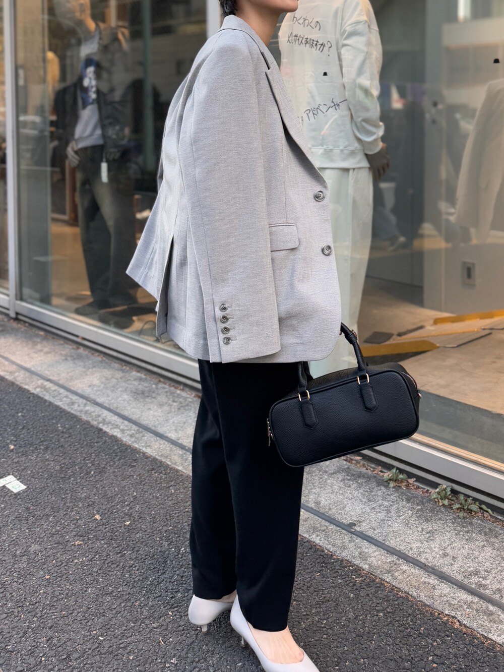 「オールインワン、オールインワンコーデ、ニットオールインワン、ジャケット、ジャケットスタイル、ジャケットコーデ、ジャケット/アウター、きれいめカジュアル」｜「Rie Millerの《セットアップ対応》《手洗い可能》細見えニットオールインワン（つなぎ/オールインワン、ブラック系）」を使った、nol megumiさん（骨格ナチュラル・レディース・161cm）の冬コーディネートの3枚目の写真