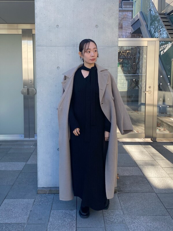 「オケージョン、パーティ、スタイル美人、ワンピース、高身長、骨格ストレート、アウター」｜「styling/の2WAYリブニットワンピース（ワンピース、ブラック系）」を使った、styling/さん（レディース・165cm）の冬コーディネートの5枚目の写真