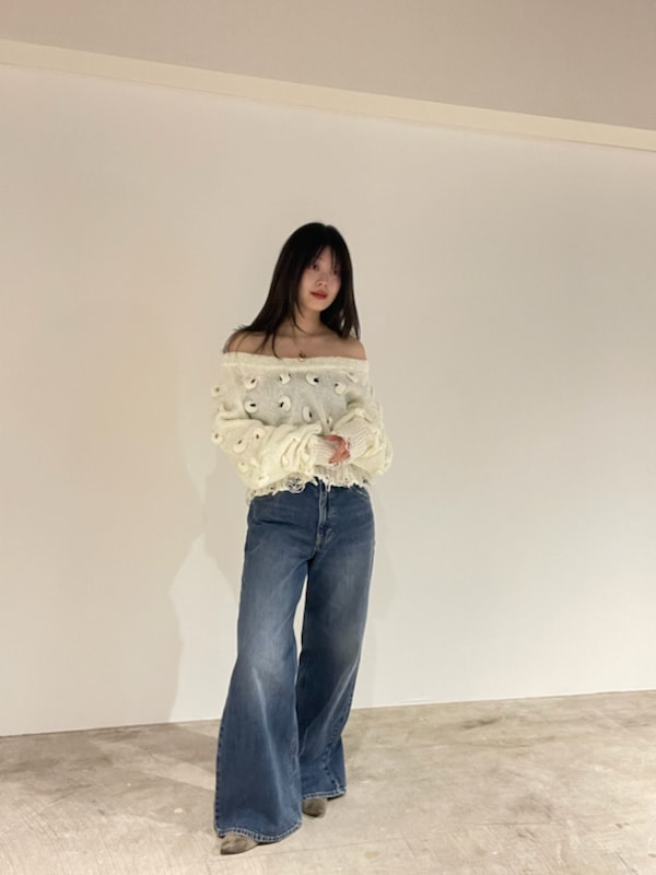 「パンツスタイル、スタイル美人、先取りコーデ、シンプル、セットアップ、きれいめカジュアル、コラボ、ベーシック、骨格ウェーブ」｜「styling/のポップコーン2WAYニット（ニット/セーター、ホワイト系）」を使った、styling/さん（レディース・161cm）の春コーディネートの4枚目の写真