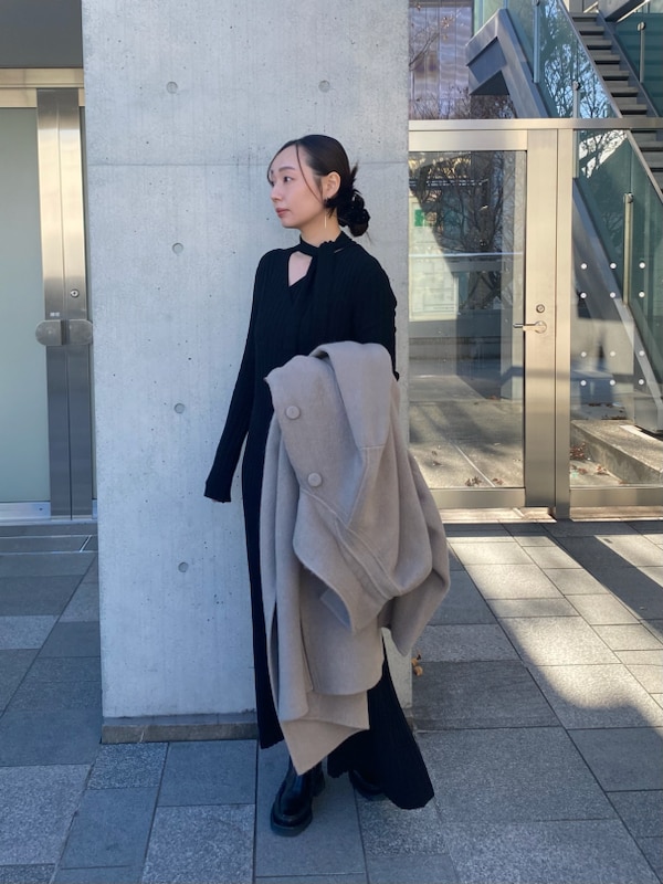 「オケージョン、パーティ、スタイル美人、ワンピース、高身長、骨格ストレート、アウター」｜「styling/の2WAYリブニットワンピース（ワンピース、ブラック系）」を使った、styling/さん（レディース・165cm）の冬コーディネートの2枚目の写真