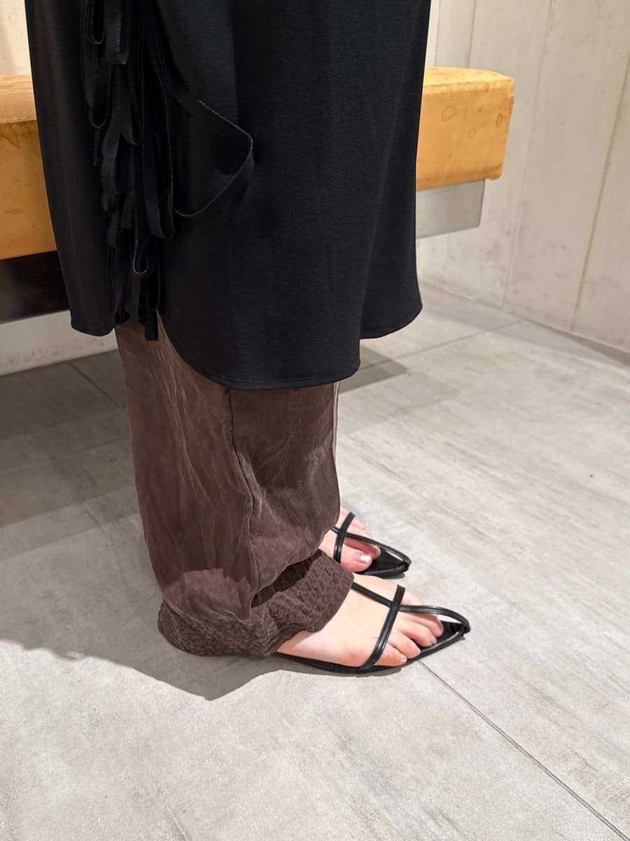 「パーティ、モノトーン、ワンピース、高身長、骨格ストレート」｜「styling/の【セットアップ対応】ワイドタックドローストリングパンツ（その他パンツ、ブラウン系）」を使った、styling/さん（レディース・167cm）の夏コーディネートの3枚目の写真