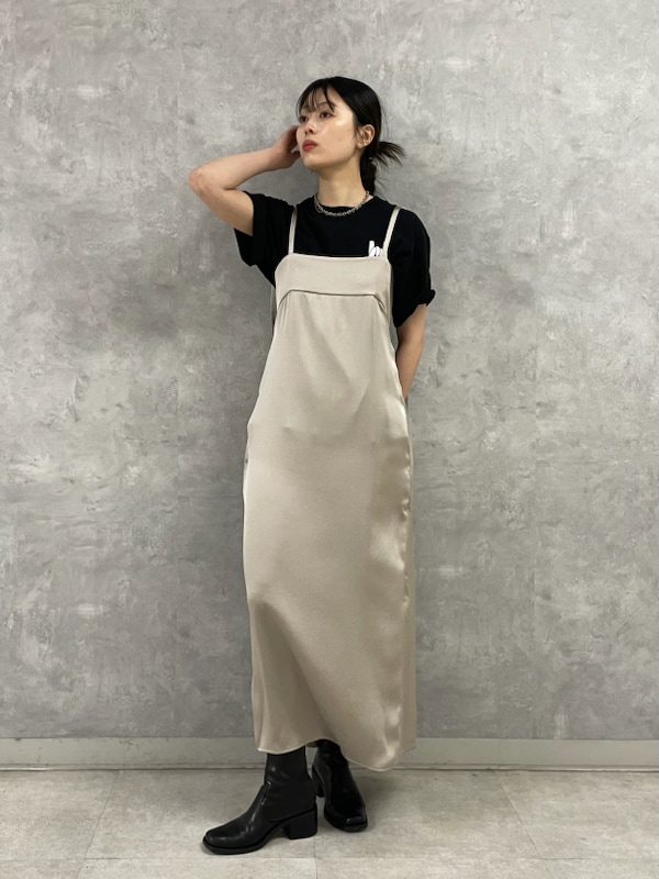 「カットソー、オケージョン、パーティ、スタイル美人、先取りコーデ、ワンピース、骨格ウェーブ」｜「styling/のバックレースキャミワンピース（ワンピース、グレー系）」を使った、styling/さん（レディース・161cm）の春コーディネートの4枚目の写真
