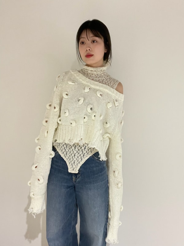 「パンツスタイル、スタイル美人、先取りコーデ、シンプル、セットアップ、きれいめカジュアル、コラボ、ベーシック、骨格ウェーブ」｜「styling/のポップコーン2WAYニット（ニット/セーター、ホワイト系）」を使った、styling/さん（レディース・161cm）の春コーディネートの5枚目の写真