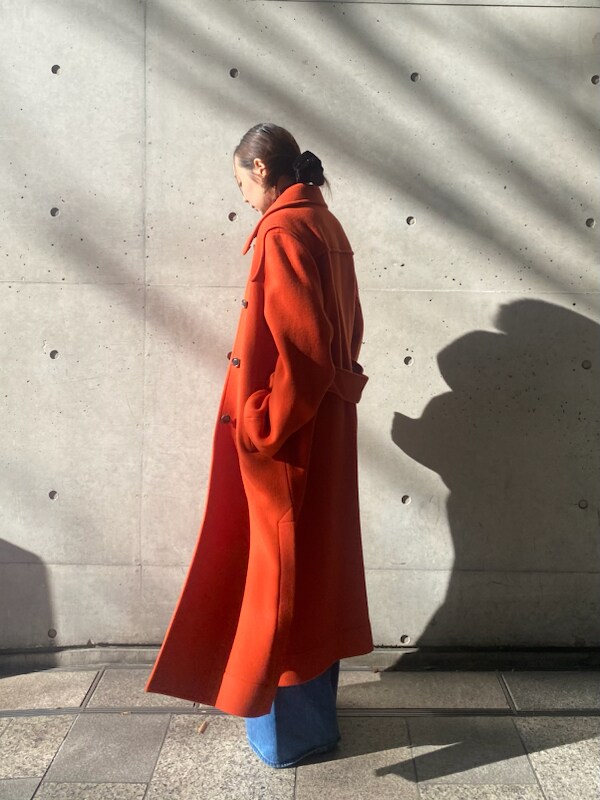 「パンツスタイル、スタイル美人、先取りコーデ、ベーシック、高身長、骨格ストレート、アウター」｜「styling/のハイネックニットトップス（ニット/セーター、その他）」を使った、styling/さん（レディース・165cm）の冬コーディネートの4枚目の写真