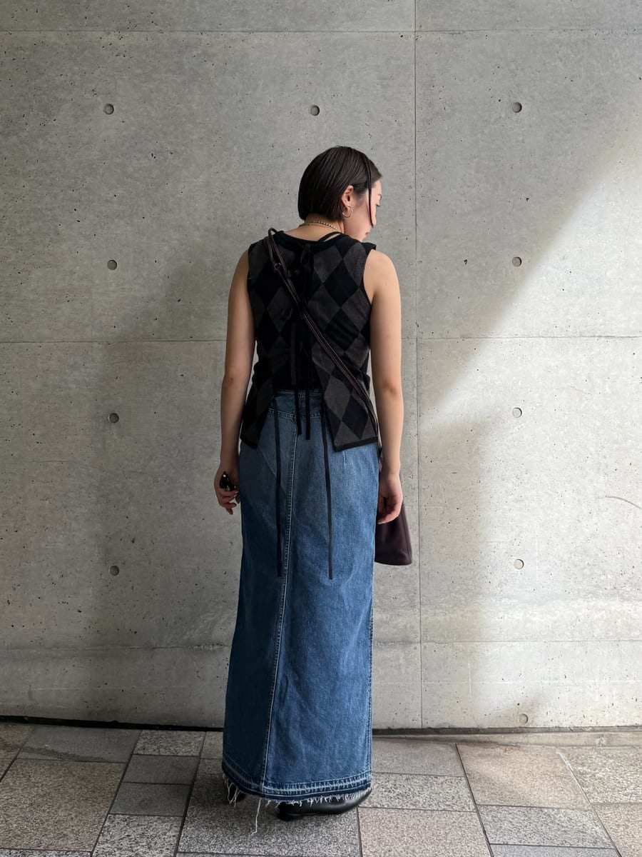 「先取りコーデ、高身長、骨格ストレート」｜「styling/のヘムフレア2WAYデニムスカート（デニムスカート、ブルー系）」を使った、styling/さん（レディース・167cm）の夏コーディネートの2枚目の写真