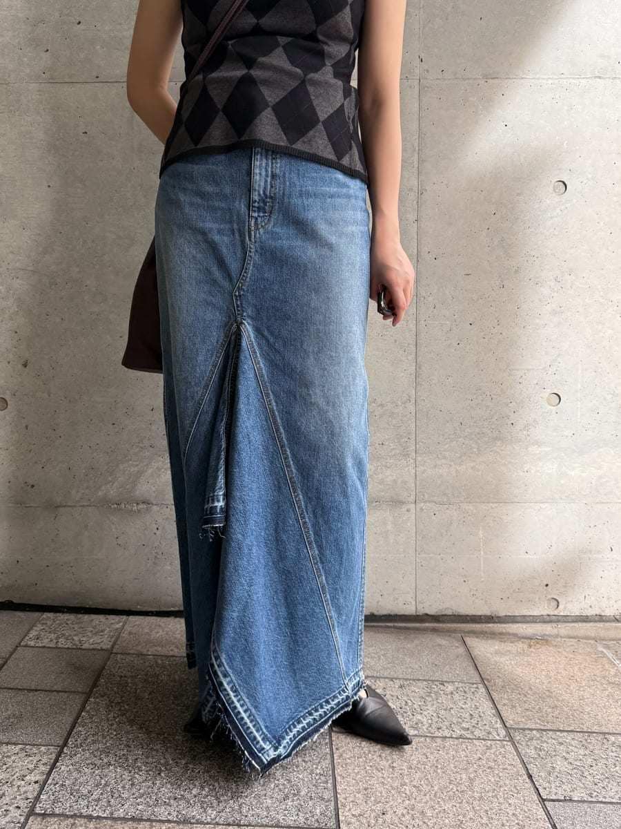 「先取りコーデ、高身長、骨格ストレート」｜「styling/のヘムフレア2WAYデニムスカート（デニムスカート、ブルー系）」を使った、styling/さん（レディース・167cm）の夏コーディネートの3枚目の写真