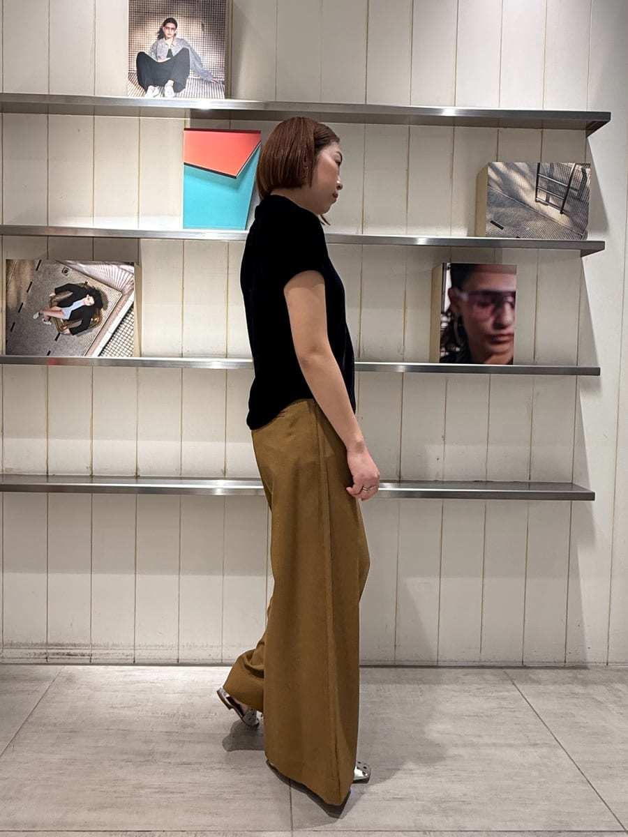 「オフィスカジュアル、パンツスタイル」｜「styling/の【セットアップ対応】サイドラインワイドスラックス（その他パンツ、イエロー系）」を使った、styling/さん（レディース・167cm）の夏コーディネートの2枚目の写真