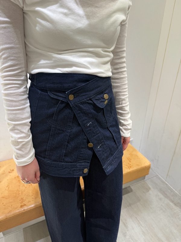 「オフィスカジュアル、パンツスタイル、スタイル美人、セットアップ、コラボ、高身長、骨格ストレート」｜「styling/のオフショルダーカットトップス（Tシャツ/カットソー、ホワイト系）」を使った、styling/さん（レディース・167cm）の春コーディネートの4枚目の写真