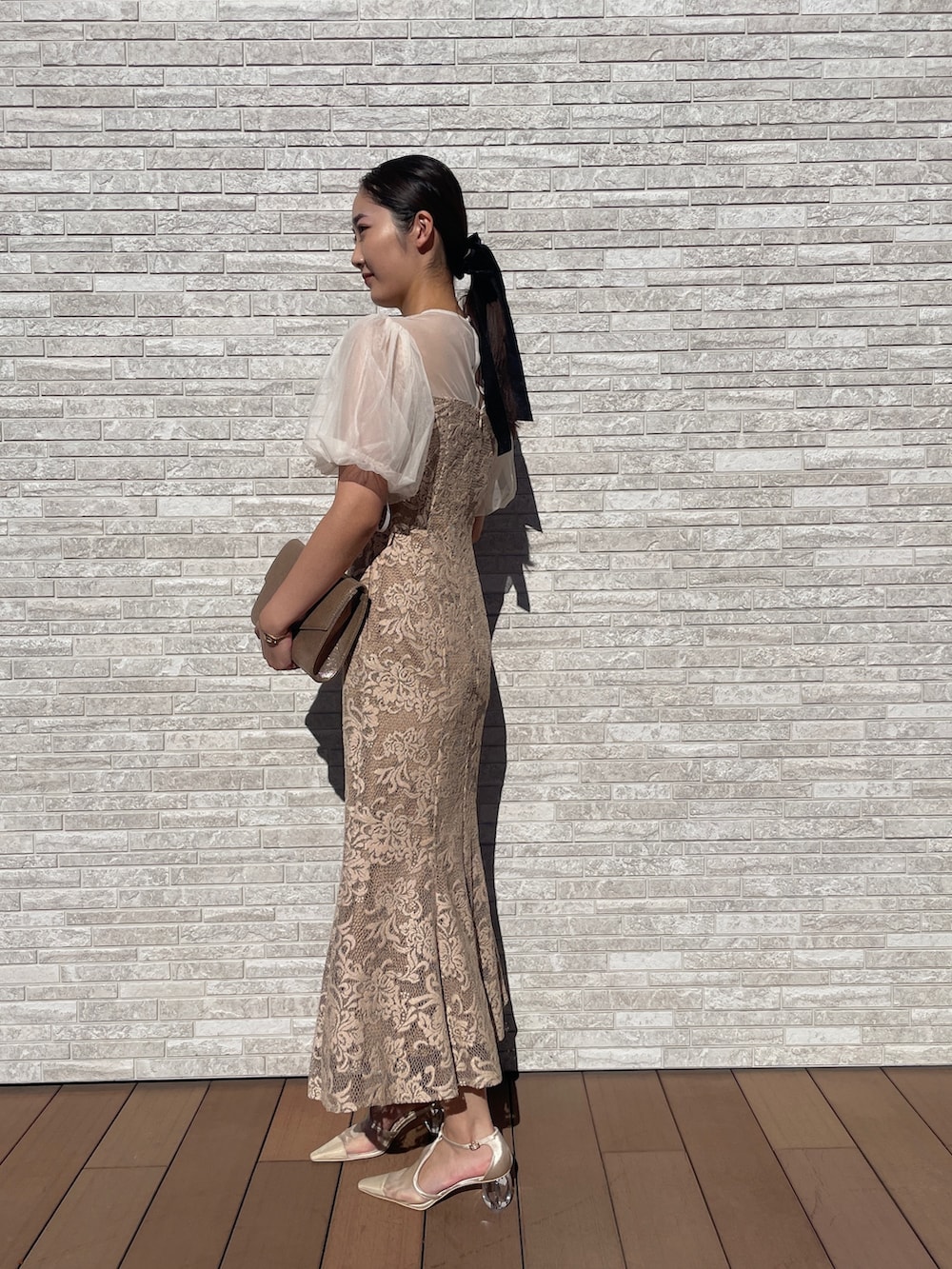 新作LADYフラワージャガードレースワンピースlagunamoon