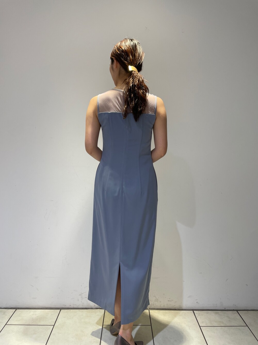 「LAGUNAMOONのLADYシアーボレロレイヤードワンピース（ドレス、ブルー系）」を使った、久保田さん（レディース・162cm）の冬コーディネートの9枚目の写真