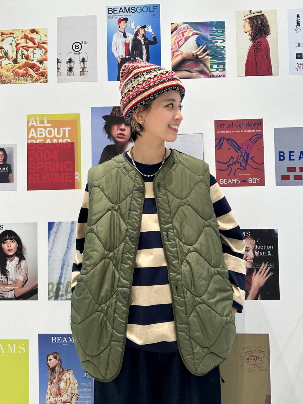 「テーマパークコーデ、デニム、休日スタイル、休日コーデ、おでかけコーデ、秋コーデ、スニーカー、ニット帽」｜「BEAMS BOYのGramicci × BEAMS BOY / 別注 ワイド デニム パンツ（デニムパンツ、ブルー系）」を使った、Heg.さん（レディース・159cm）の秋コーディネートの2枚目の写真