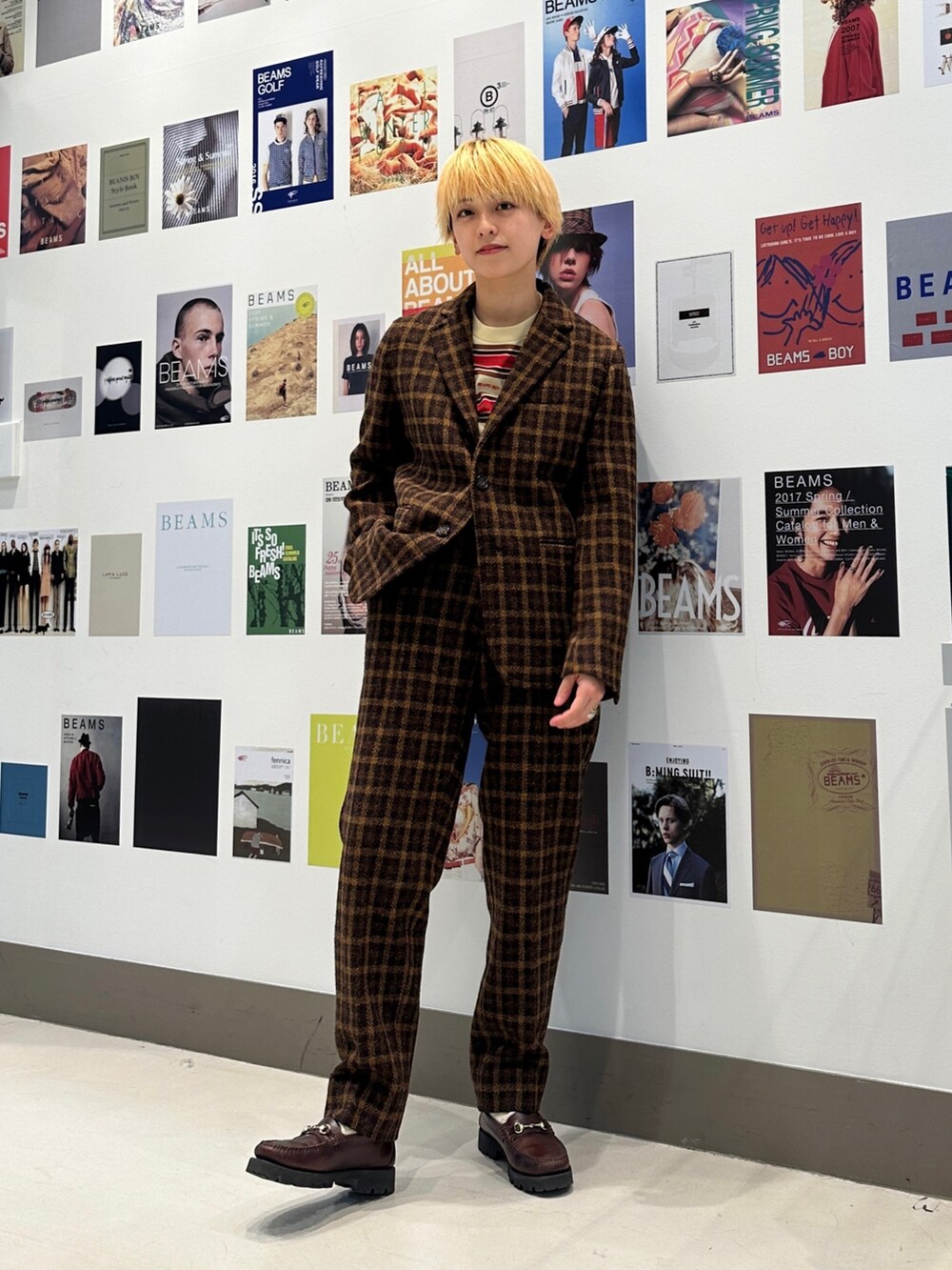 「新星WEARISTAにエントリー、冬のコーデ、パンツスタイル、クリスマスコーデ、アウターコーデ、セットアップ、チェック、アウター、冬コーデ」｜「BEAMS BOYのBEAMS BOY / ポリエステル メルトン デタッチ フード コート 23FW（その他アウター、ベージュ系）」を使った、Heg.さん（レディース・159cm）の冬コーディネートの2枚目の写真