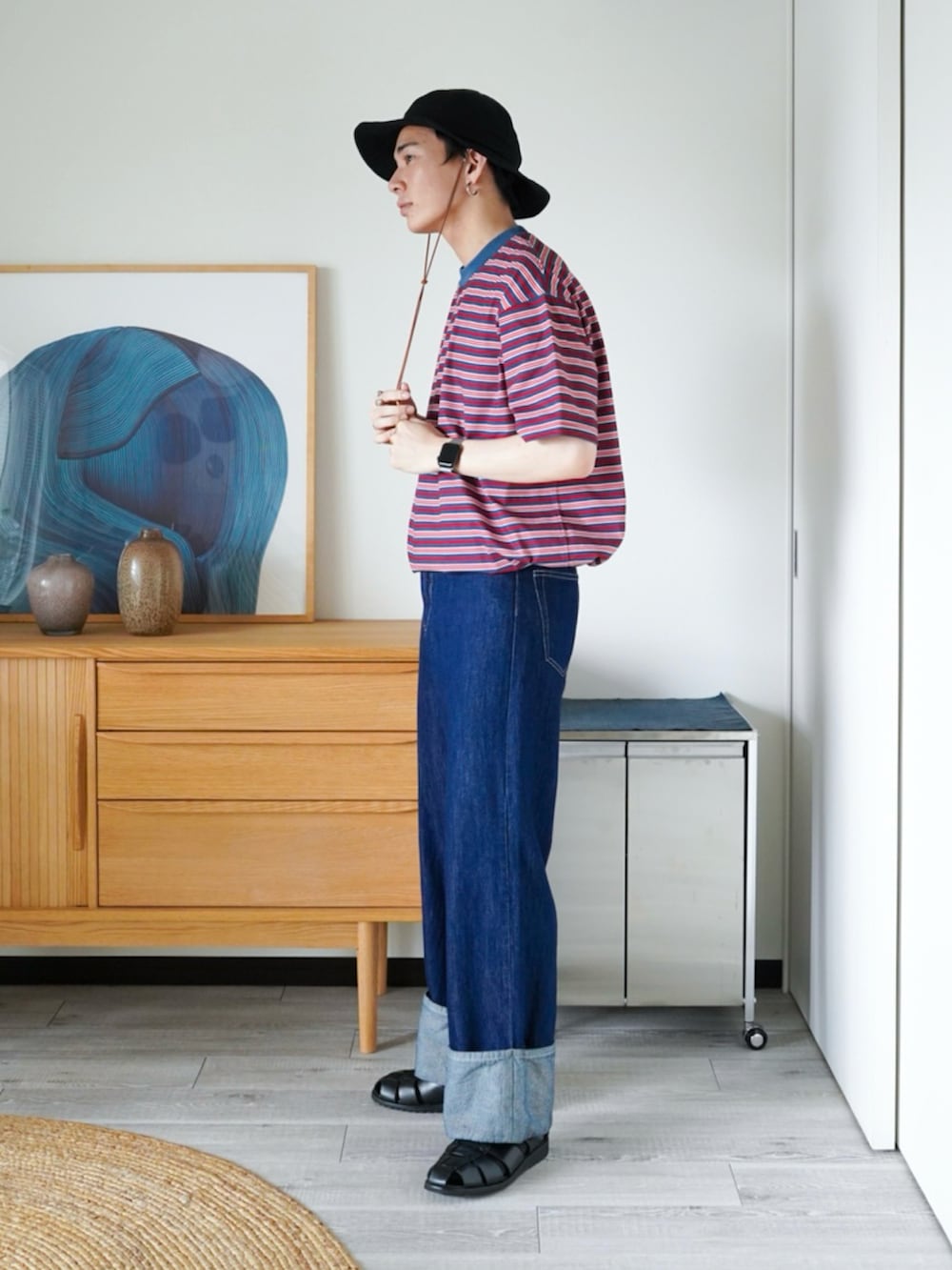 「ボーダー、バケットハット、デニム、サンダル、グルカサンダル、Tシャツ、シンプルコーデ、きれいめカジュアル、休日スタイル、お出かけコーデ、テーマパークコーデ、アウトドアスタイル、デートコーデ、大人カジュアル、プチプラ」｜「ZOZOMARKETのZOZOMARKET by idaka-ストレートロールアップデニム（デニムパンツ、ブルー系）」を使った、idakaさん（骨格ナチュラル・メンズ・172cm）の夏コーディネートの2枚目の写真