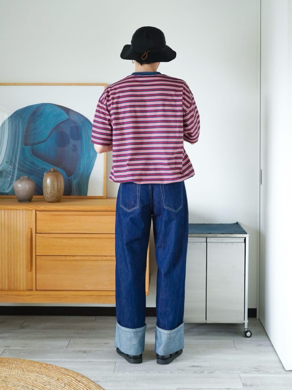 「ボーダー、バケットハット、デニム、サンダル、グルカサンダル、Tシャツ、シンプルコーデ、きれいめカジュアル、休日スタイル、お出かけコーデ、テーマパークコーデ、アウトドアスタイル、デートコーデ、大人カジュアル、プチプラ」｜「ZOZOMARKETのZOZOMARKET by idaka-ストレートロールアップデニム（デニムパンツ、ブルー系）」を使った、idakaさん（骨格ナチュラル・メンズ・172cm）の夏コーディネートの4枚目の写真
