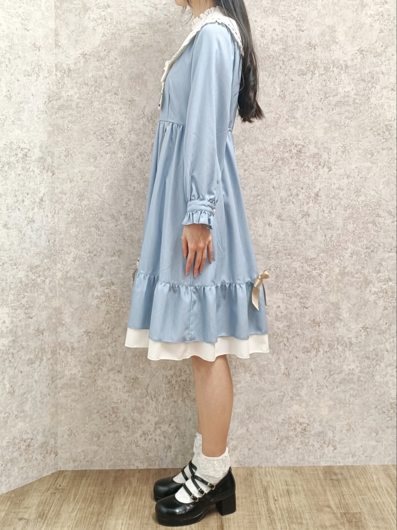 「axes femme、クリスマスに着たい服、ガーリー、セーラーカラー、セーラー、高身長女子、おしゃれさんと繋がりたい、水色、ワンピース、パンプス、リボン、テーマパークコーデ、参戦服、クリスマスコーデ、クリスマス」｜「axes femme POETIQUEのアンジェリック　クワイヤワンピース（ワンピース、ブルー系）」を使った、Hanaさん（レディース・168cm）の冬コーディネートの3枚目の写真