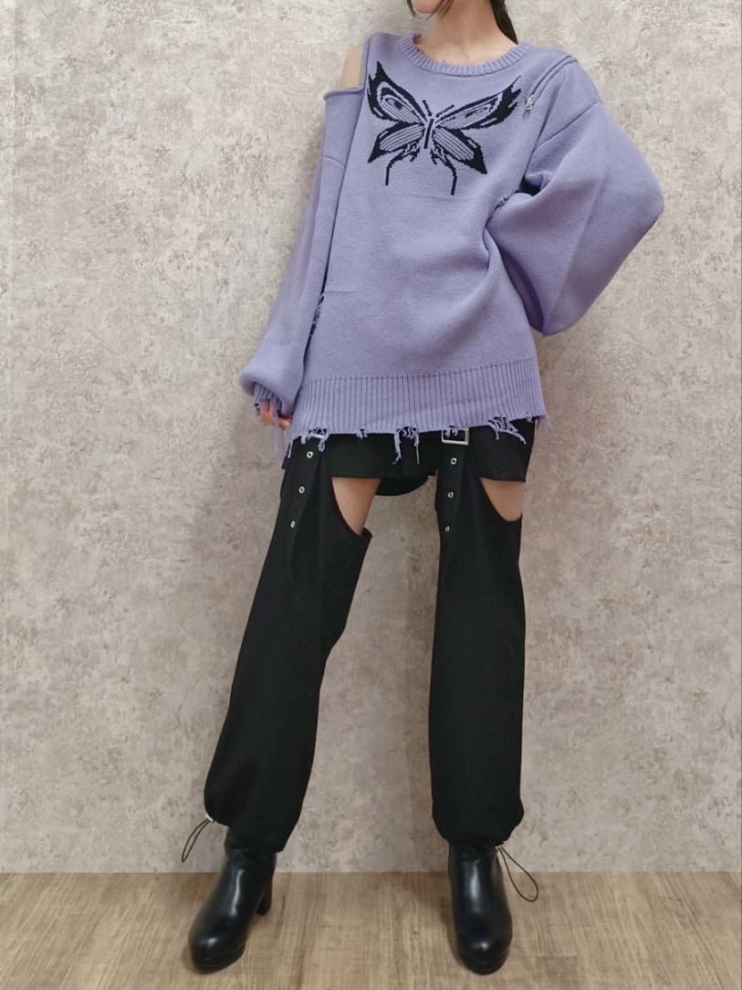 Hanaさんの「バタフライダメージニットプルオーバー（axes femme POETIQUE）」を使ったコーディネートの3枚目の写真