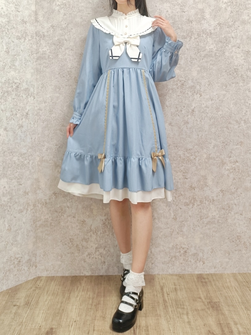 「axes femme、クリスマスに着たい服、ガーリー、セーラーカラー、セーラー、高身長女子、おしゃれさんと繋がりたい、水色、ワンピース、パンプス、リボン、テーマパークコーデ、参戦服、クリスマスコーデ、クリスマス」｜「axes femme POETIQUEのアンジェリック　クワイヤワンピース（ワンピース、ブルー系）」を使った、Hanaさん（レディース・168cm）の冬コーディネートの2枚目の写真