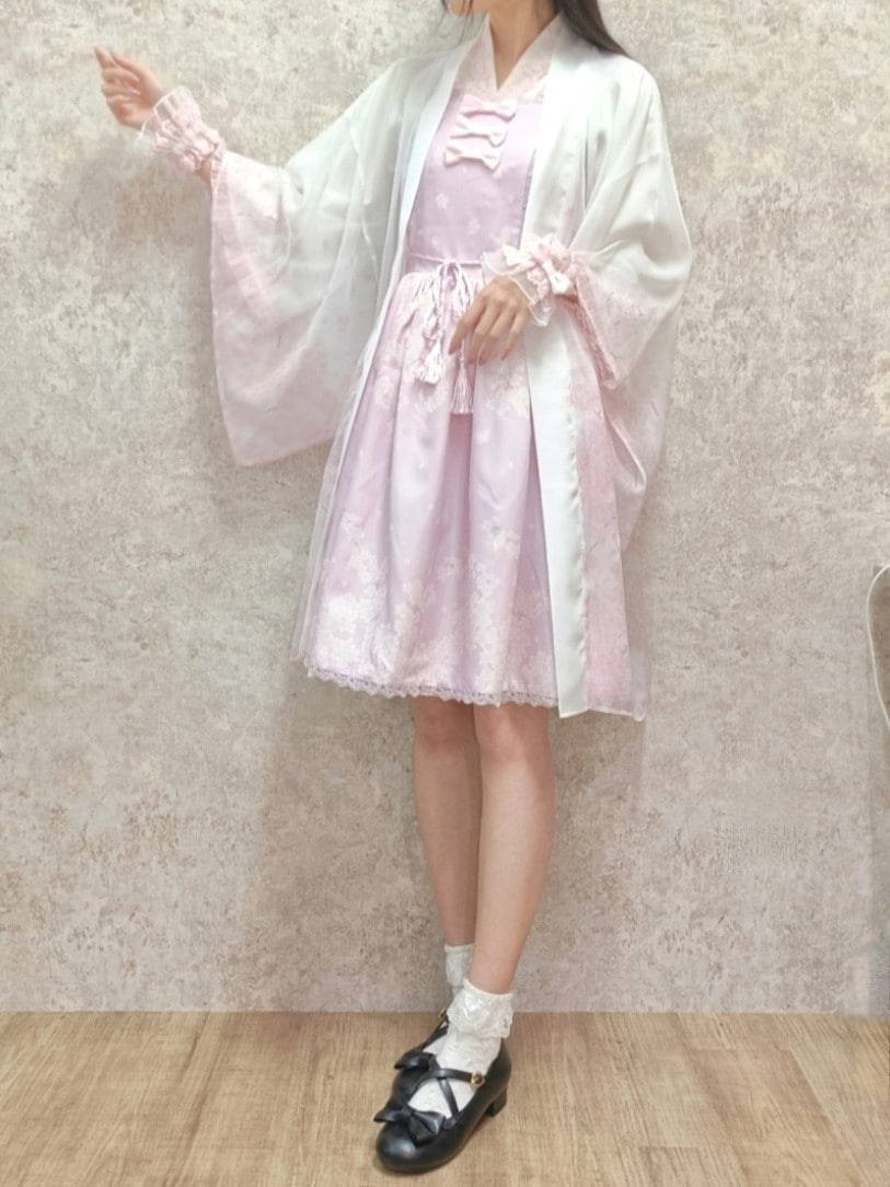 「axes femme Kawaii、春コーデ、ロリータ、和ロリ、和洋折衷、和柄、桜、桜色」｜「axes femme kawaiiの衿レース付き和風ブラウス（シャツ/ブラウス、ホワイト系）」を使った、Hanaさん（骨格ナチュラル・レディース・168cm）の冬コーディネートの2枚目の写真